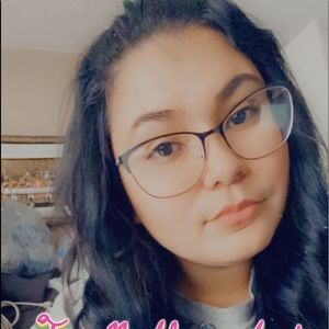 Meet your Posher, Alicia